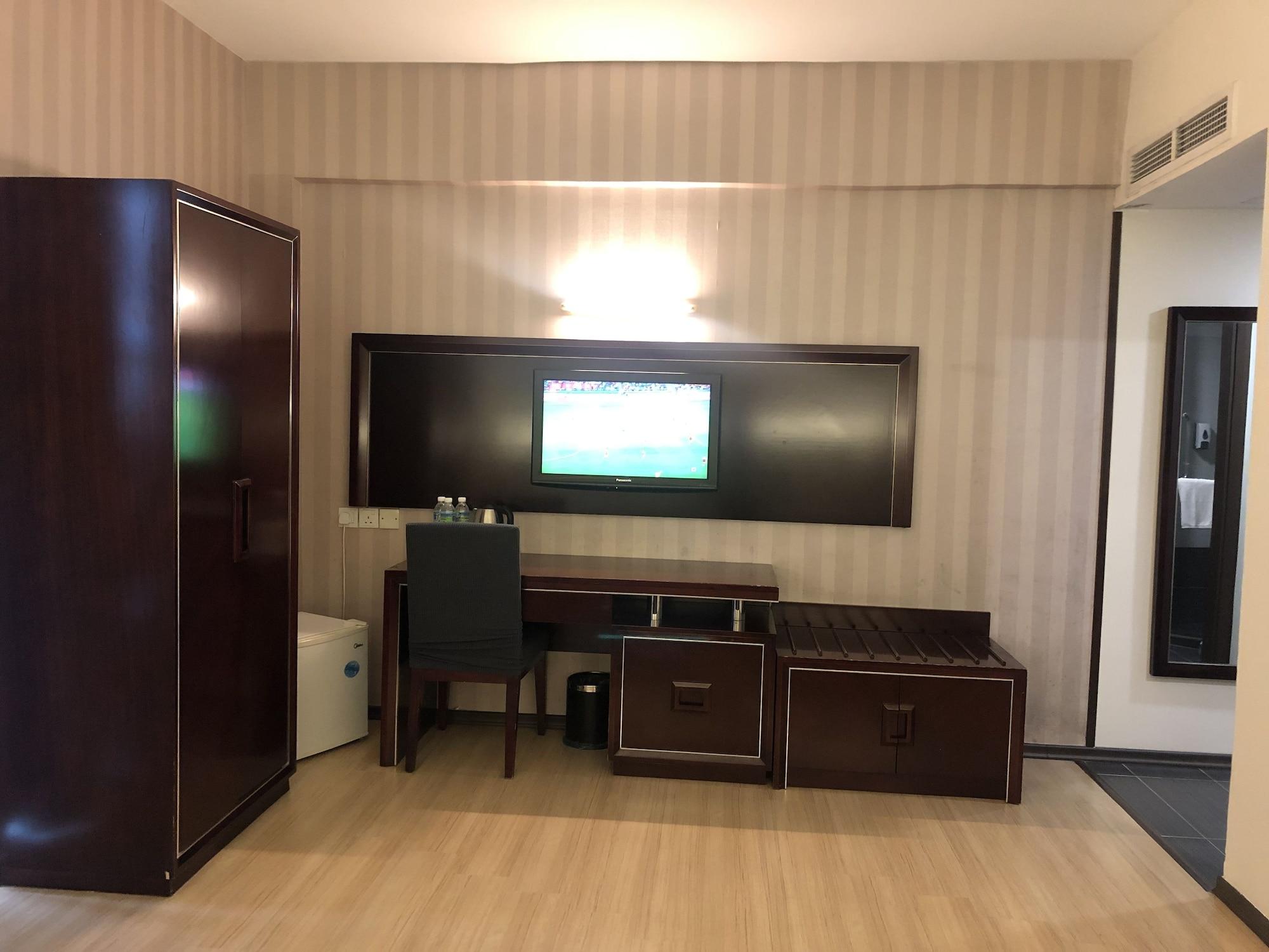 Pariss Hotel Johor Bahru Exterior photo