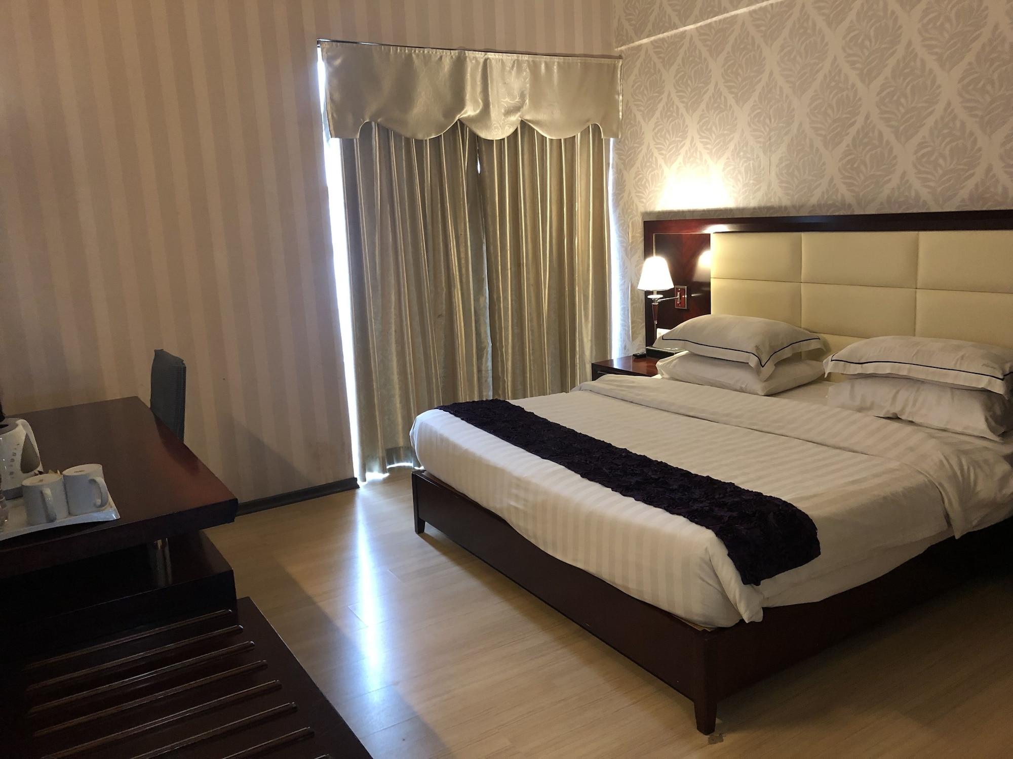 Pariss Hotel Johor Bahru Exterior photo