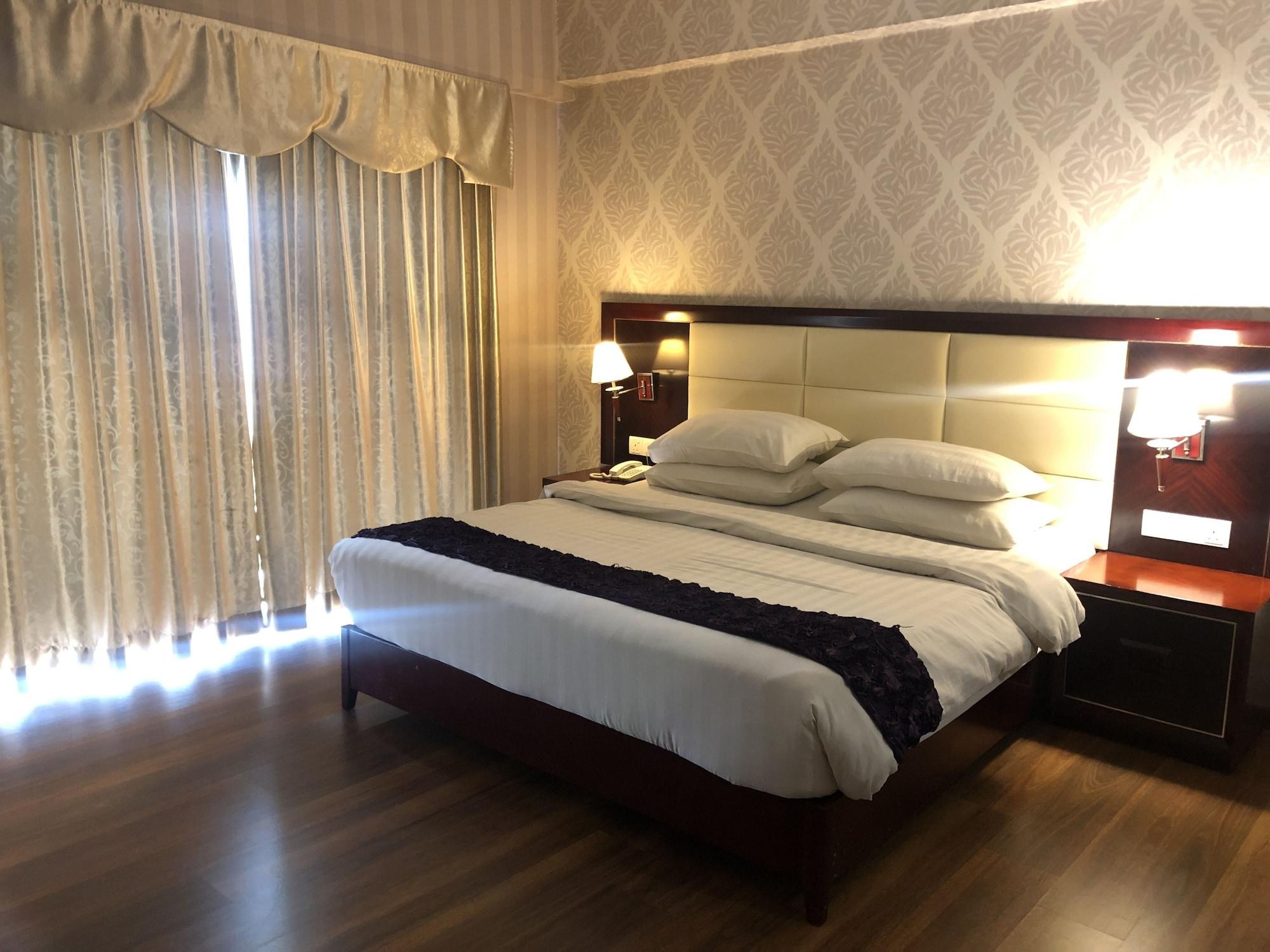 Pariss Hotel Johor Bahru Exterior photo