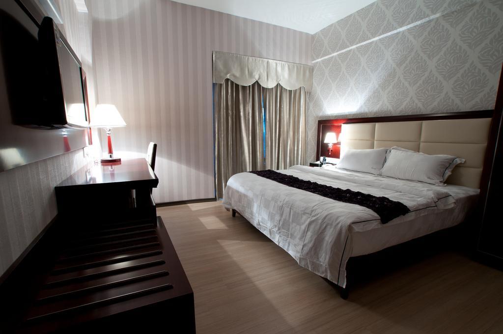Pariss Hotel Johor Bahru Room photo