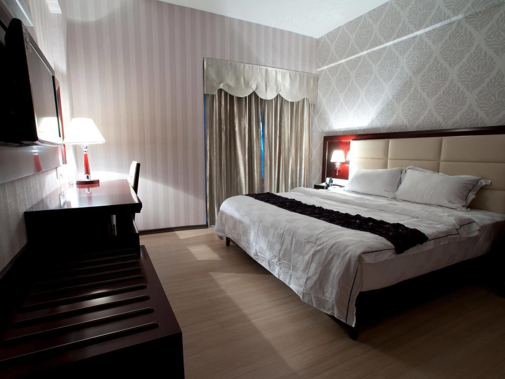 Pariss Hotel Johor Bahru Exterior photo