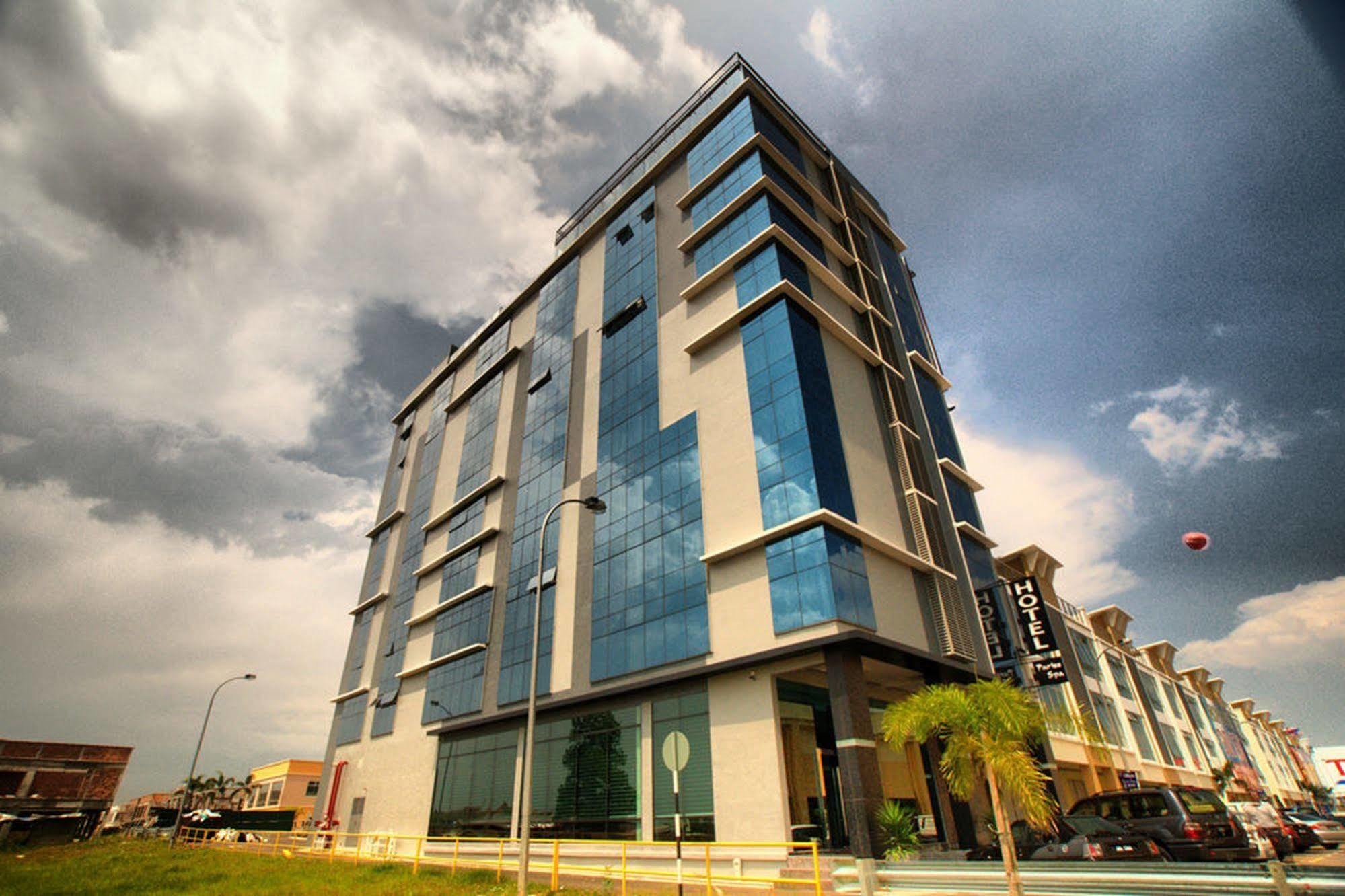 Pariss Hotel Johor Bahru Exterior photo