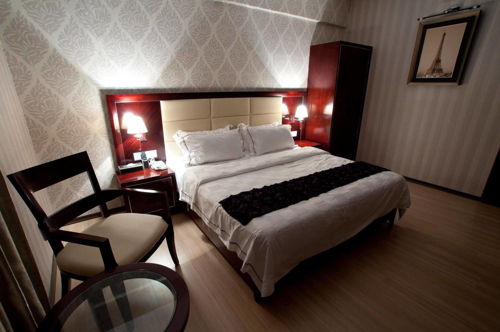 Pariss Hotel Johor Bahru Exterior photo